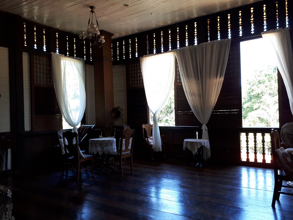 lagbas ancestral house windows